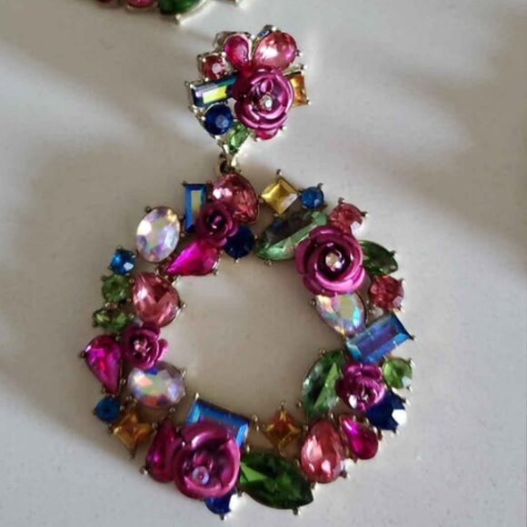 Betsey Johnson Bridal Floral Set - Picture 3 of 5